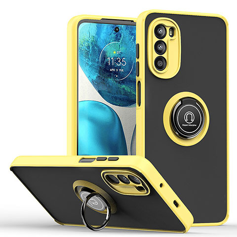 Funda Bumper Silicona y Plastico Mate Carcasa con Magnetico Anillo de dedo Soporte S04 para Motorola Moto G71s 5G Amarillo